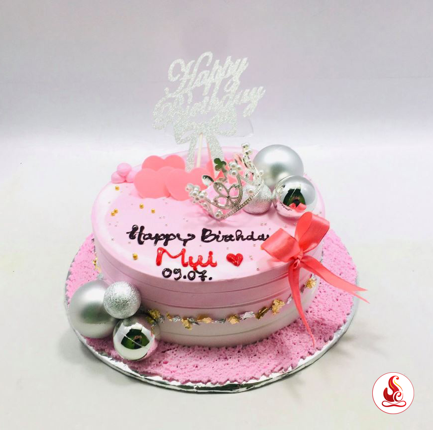 Bánh sinh nhật màu hồng phụ kiện cute