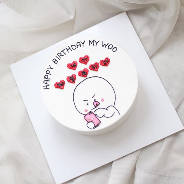 Bánh sinh nhật tròn vẽ hình cute