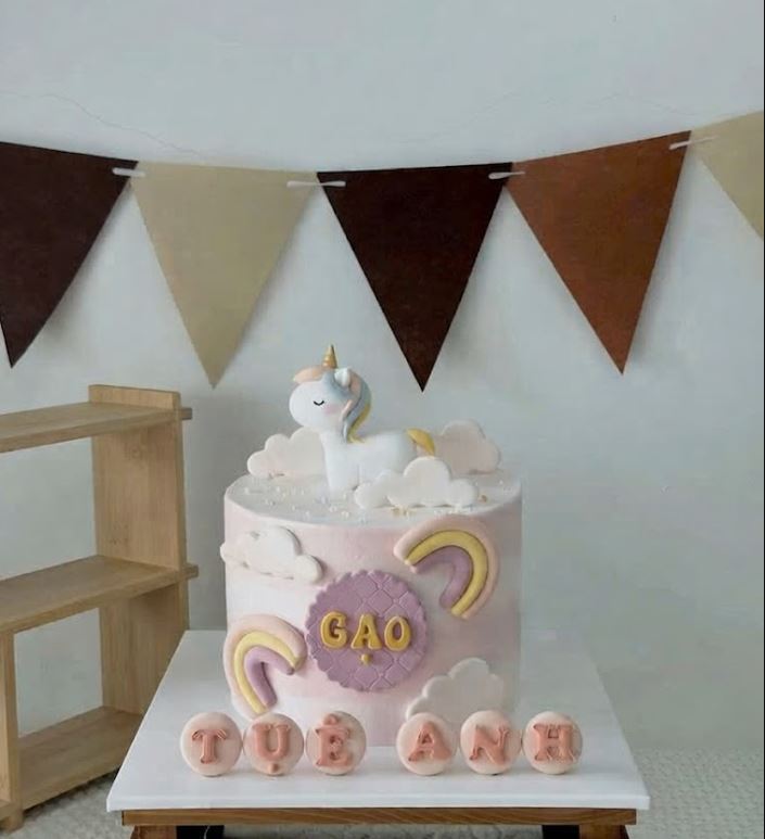 bánh kem đầy tháng tuổi ngọ