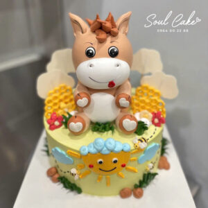 Mẫu bánh kem bé trai tuổi ngựa